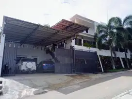 Dijual Rumah Mewah 3 Lantai di Taman Melati Raya Tiban