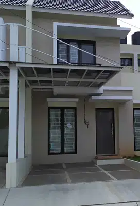 Disewakan Rumah 2 Lantai di Cluster Balsa - Green Ara, Harapan Indah