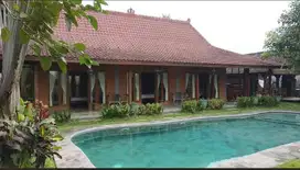 Dijual Villa Joglo Mewah dengan Kolam Renang di Maguwo, Sleman