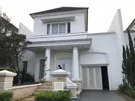 JUAL RUMAH DENGAN PRIVATE POOL CLUSTER DE MAJA DE PARK BSD CITY
