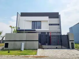 RUMAH DIAN ISTANA PARK AVENUE BARU GRES dekat ch, Graha Family Famili