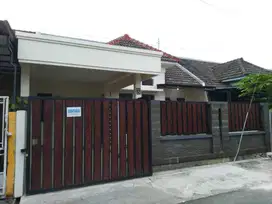 Disewakan rumah 3 kamar daerah Tuban Kota