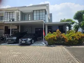 Dijual rumah di green lake city Hoek LT 130m²