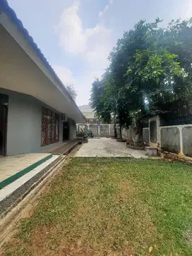 Dijual rumah harga banting di bawah NJOP at Cilandak Jakarta Selatan