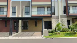 Hot Price. Rumah mewah cluster Carson, Gading Serpong
