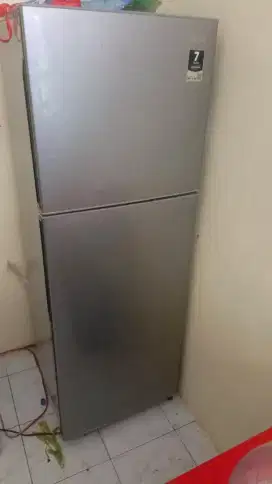 Kulkas 2 pintu aqua