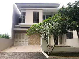 RUMAH FULLERTON PLACE CITRALAND DEPAN TAMAN BARU GRES dekat Gwalk, kom
