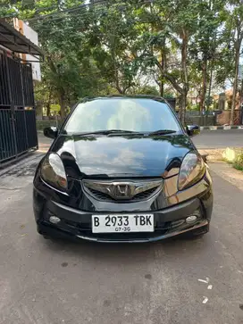 Brio E at matic CKD 2014 hitam