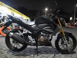 HONDA CB 150R VERY LOW KM (CASH/KREDIT/TT/KREDIVO/PAYLATER/CC 0%)