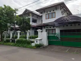 RUMAH NYAMAN STRATEGIS DEPAN DANAU VILLA CIBUBUR