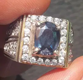 Natural blue sapphire color change sapir