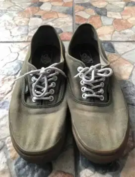 Vans Authentic Hijau Army Size 44,5