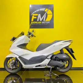 Honda PCX 160 2023 putih mulus remote dan barcode lengkap