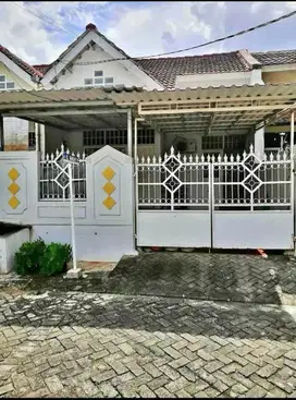 Rumah Strategis di Jatibening Estate, Bekasi