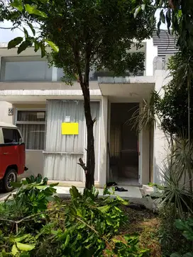 DISEWA RUMAH SIAPHUNI TAHUNAN DKET AEONMAL GREEN VALLEY SENTUL SSR407