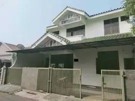 Rumah Secondary bangunan kokoh siap huni komplek Inkopol