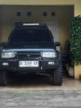 Mobil Vittara 4x4 thn 1992/93