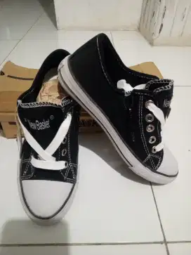 Sepatu sekolah new basket size 34,35,36