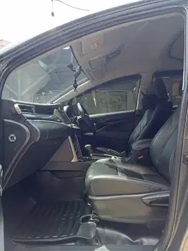 toyota kijang innova venturer (2019) 2.0 Bensin AT