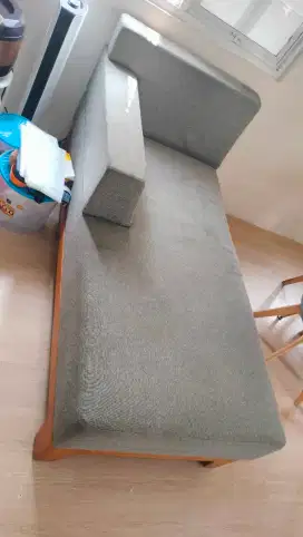 Sofa Abu , kaki model kayu