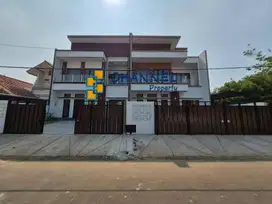 Jual Rumah Gandeng Baru Nusaloka Bsd Tangsel, an