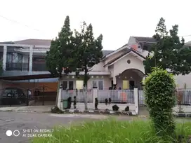 DISEWAKAN/KONTRAK/HOUSE FOR RENT RUMAH STRATEGIS,AMAN,NYAMAN,SEJUK