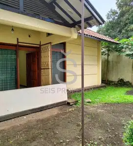 DIJUAL RUMAH HITUNG TANAH DI CISITU DAGO KOTA BANDUNG