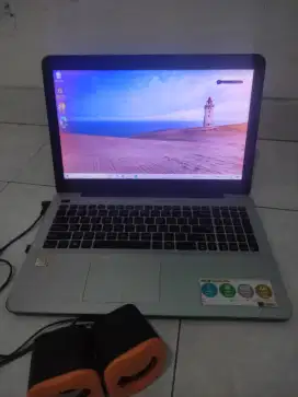 Laptop bekas asus