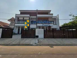 Jual Rumah Gandeng Nusaloka BSD Tangsel, An
