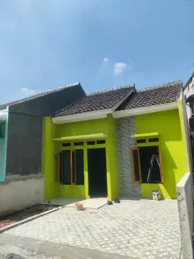 Rumah mewah harga murah akses mobil 3 menit ke stasiun depok