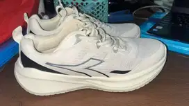 Dijual Sepatu Diadora