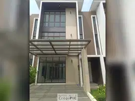 Dijual Rumah Mewah 3 Lantai di Cluster Morizen Sumarecon Bekasi