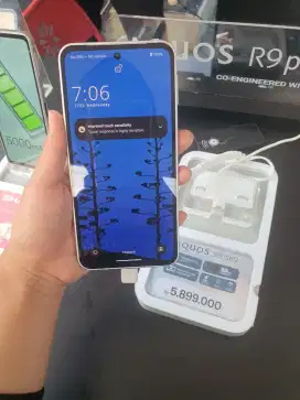 SHARP AQUOS SENSE 9