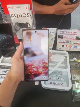 SHARP AQUOS R9