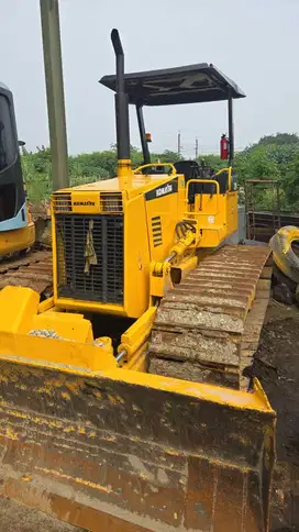 Dijual Bulldozer Komatsu model D31P-20 tahun 2009