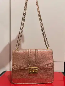 CHARLES AND KEITH LOCK SLING BAG
