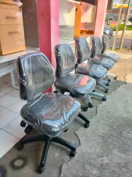 Kursi staf kantor