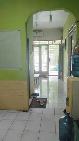 Dijual Rumah Edelweis Taman Royal Cipondoh Tangerang