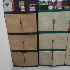 Dijual 2 lemari 300