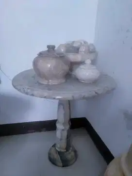 meja , guci marmer kramik