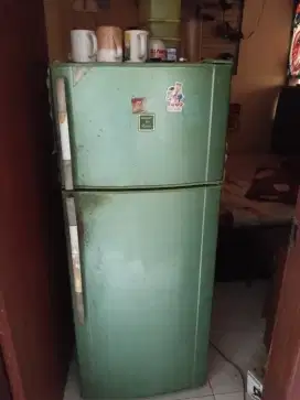 Kulkas Sharp 2 Pintu