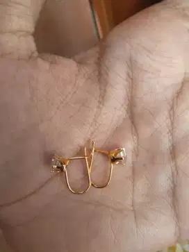 anting emas muda