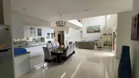 Dijual Rumah Minimalis Modern 2 Lantai Graha Famili