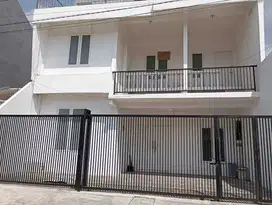 JUAL BU RUMAH DARMO INDAH SELATAN 2M LEBAR 9 BAGUS SHM CEPAT LAKU