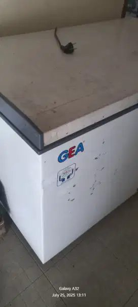 Freezer GEA 330L