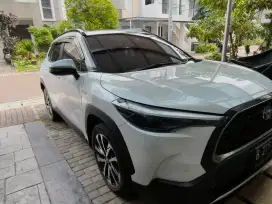 Toyota corolla cross white hybrid 2022 bensin 1.8