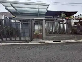 RUMAH BANGUNAN BARU 3 KAMAR DI JL LAKSANA
