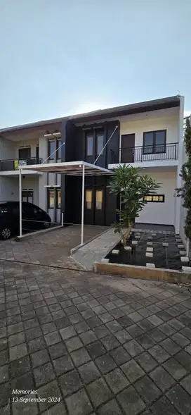 Dijual rumah 2 lantai di Mega raya Pasteur Bandung