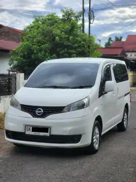 Nissan evalia 2013 xv AT