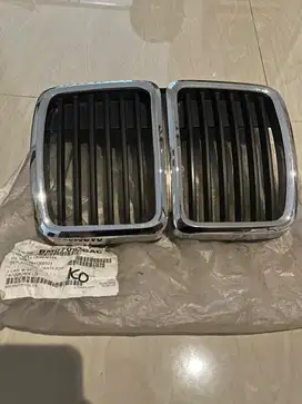 Dijual grill depan bmw e30 ori